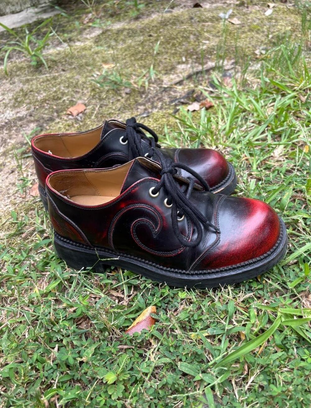 John Fluevog Gibson Swirls in red rub Womens 7/M5
